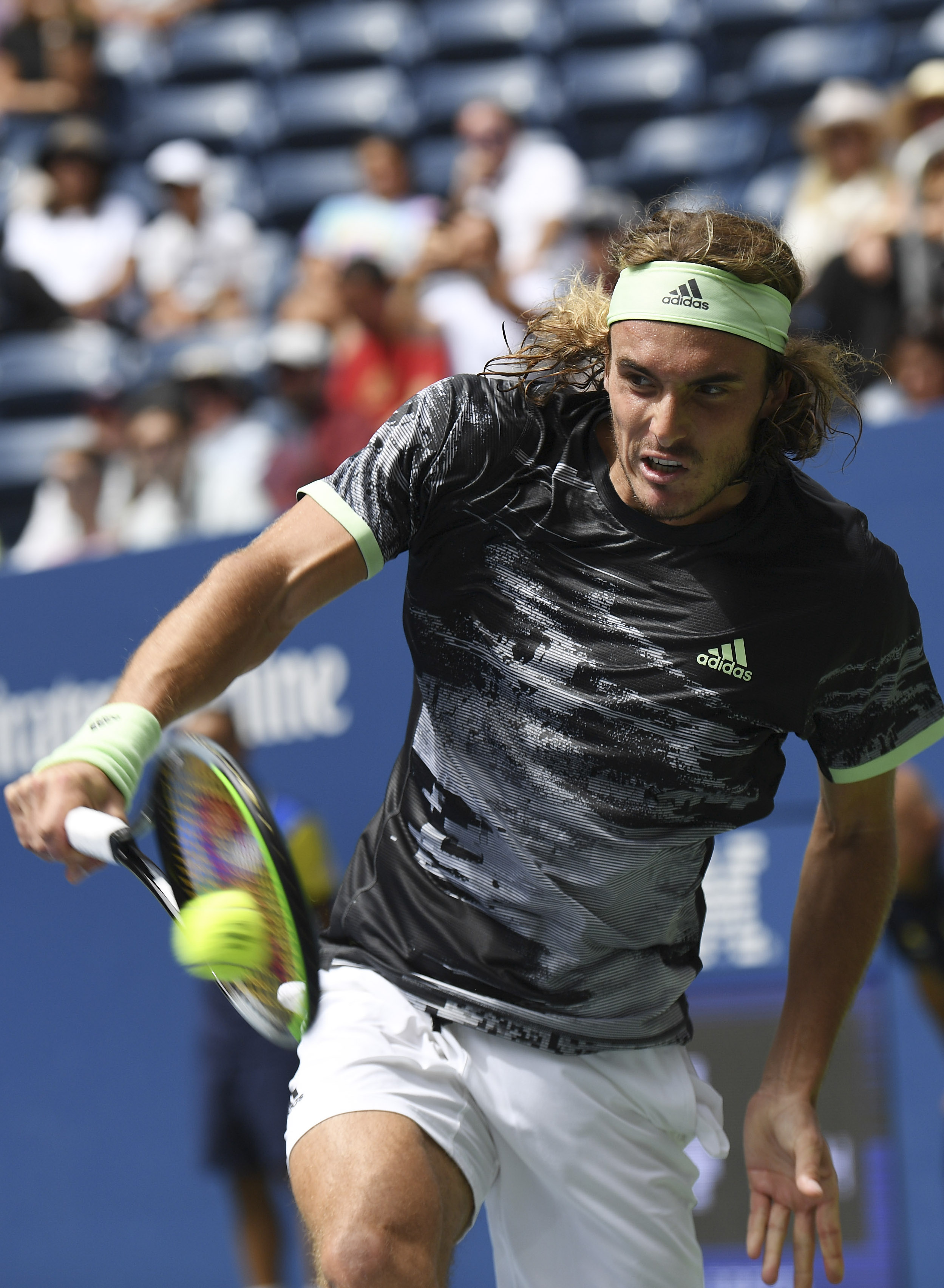 开云下载-日本网球队完胜英国网球队，西西帕斯高光表现的简单介绍