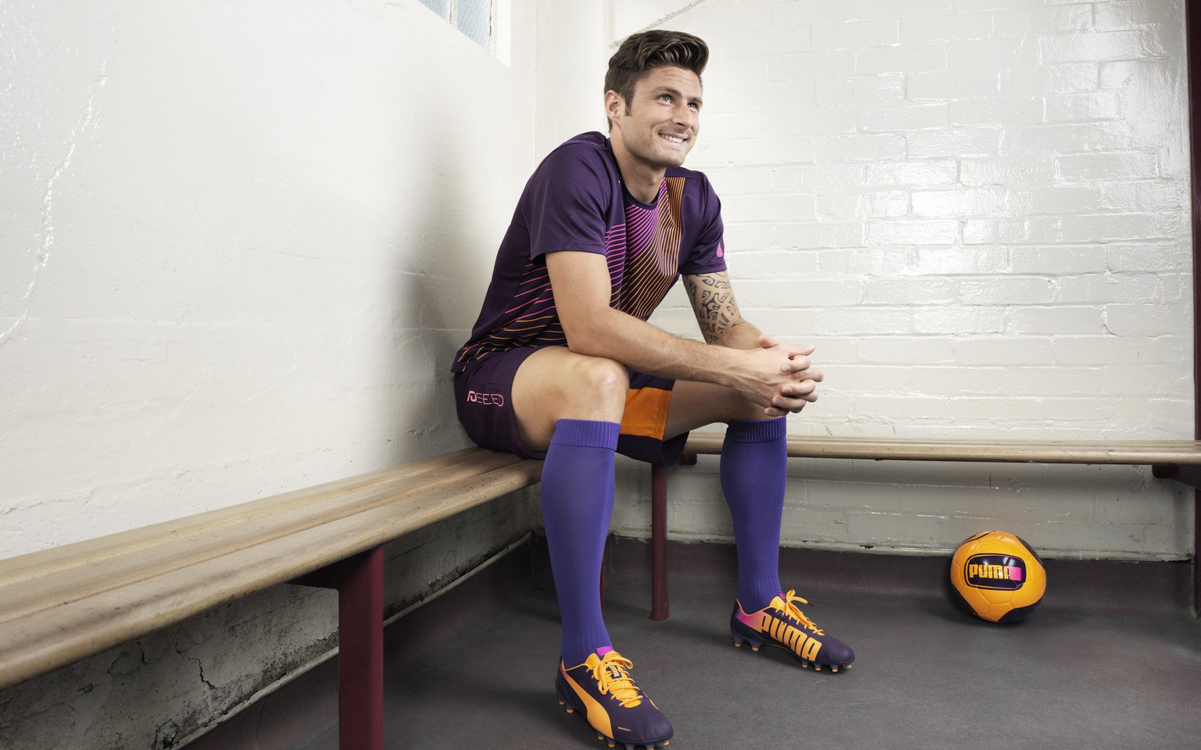 草根英雄改写命运！奥利维耶一球封神，芬兰冰球暗夜绽放的北境之光